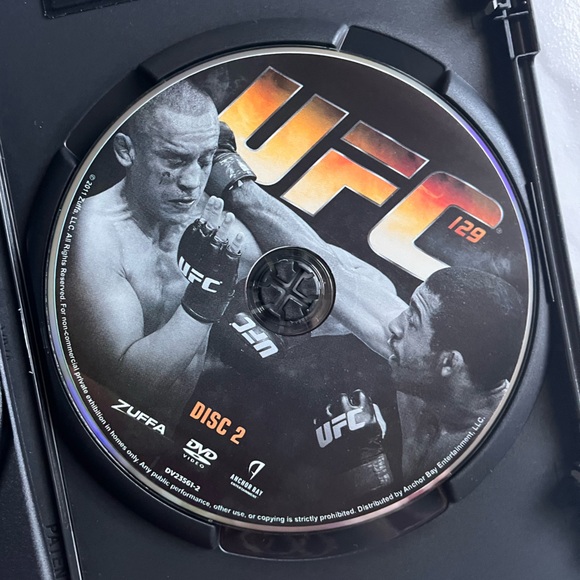 UFC 129 DVD - George St. Pierre VS Jake Shields TORONTO EVENT - Picture 4 of 4